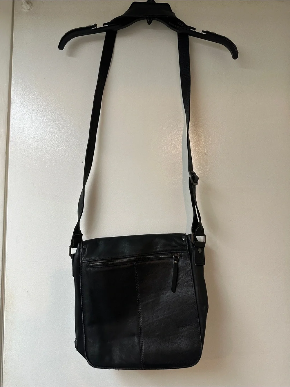 Kenneth Cole Men Women Black Leather Crossbody Bag